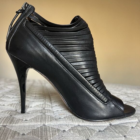 L.A.M.B. By Gwen Stefani Black Leather Stiletto Heel Sandals Women 9 Strappy - Picture 2 of 15